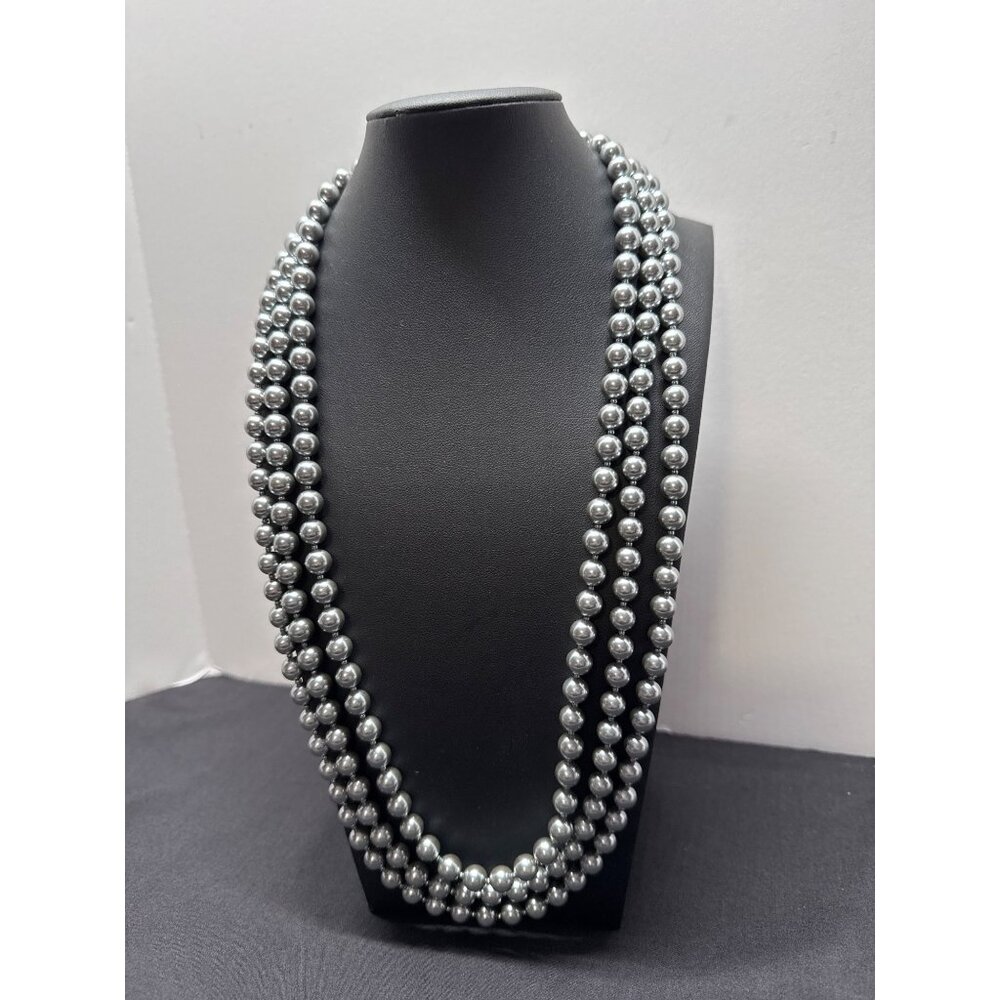 Vintage Triple-Strand Gray Pearl Necklace With Floral Mother-Of-Pearl Clasp Eleg